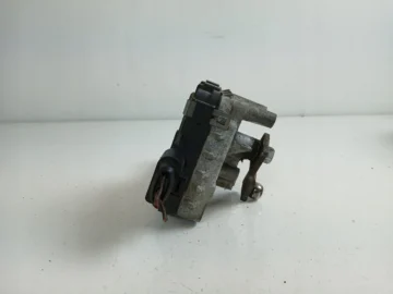 AUDI A3 8P MECHANIZM WYCIERACZKI PRZÓD 8P1955119A - zdjęcie 3