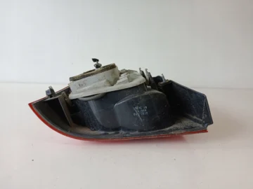 VW POLO 9N LAMPA PRAWA TYŁ - zdjęcie 5