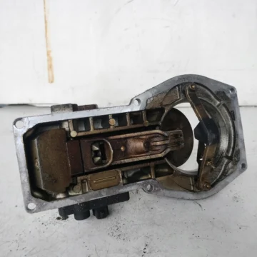 AUDI 80 B3 1.8 ROZDZIELACZ PALIWA 026133353 BOSCH - zdjęcie 3