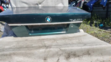BMW E38 740 KLAPA BAGAŻNIKA ZIELONA