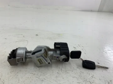 FORD FOCUS MK2 STACYJKA WKŁADKA + KLUCZYK + ZAMEK MASKI 3M513F880AB - zdjęcie 2