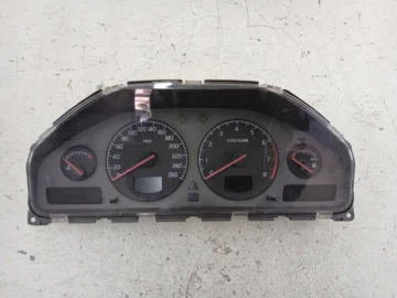 VOLVO S60 I S80 I V70 I 2.4 LICZNIK ZEGARY 9499668