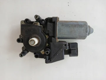 AUDI A6 C5 A3 8L SILNICZEK SZYBY LEWY PRZÓD 114181-101 - zdjęcie 4