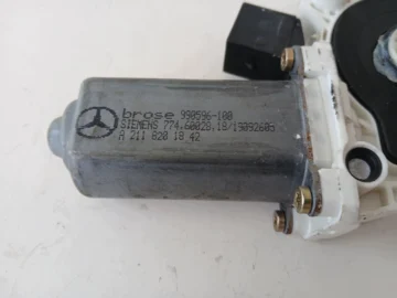 MERCEDES W203 SILNICZEK SZYBY LEWY PRZÓD A2118201842 - zdjęcie 2