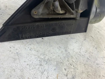 AUDI A4 B5 LUSTERKO PRAWE 5 PIN CZARNE - zdjęcie 5