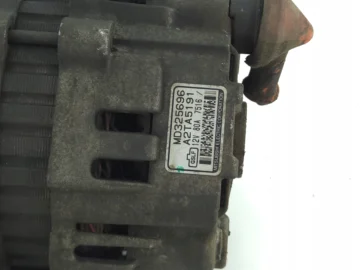 MITSUBISHI COLT V 1.3 ALTERNATOR MD325696 80A - zdjęcie 3