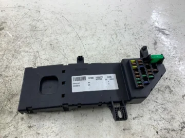 OPEL VECTRA C SKRZYNKA BEZPIECZNIKÓW 13165970 24443147