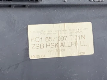 VW POLO 9N IV SCHOWEK PASAŻERA CZARNY 6Q1857097T - zdjęcie 6