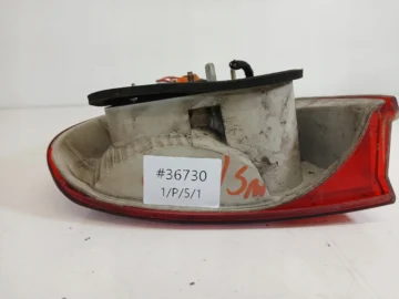 MITSUBISHI CARISMA LAMPA PRAWA TYŁ - zdjęcie 5
