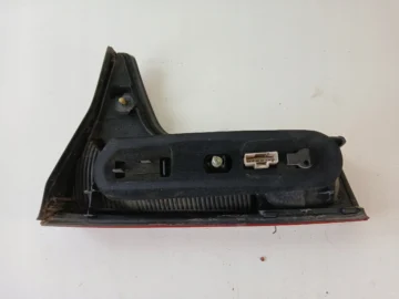 CITROEN C5 I LIFT LAMPA LEWA TYŁ KLAPA - zdjęcie 2