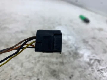 TOYOTA YARIS I LIFT LUSTERKO PRAWE 855 5 PIN - zdjęcie 5