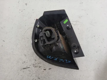 MITSUBISHI COLT VI LAMPA PRAWA TYŁ CIEMNA - zdjęcie 2