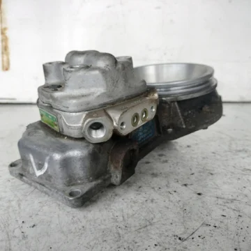 AUDI 80 B3 1.8 ROZDZIELACZ PALIWA 026133353 BOSCH