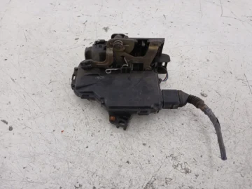 VW PASSAT B5 ZAMEK DRZWI LEWY PRZÓD