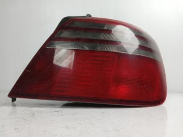 HONDA ACCORD VI LAMPA PRAWA TYŁ SEDAN