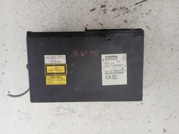 VOLVO V70 II ZMIENIARKA PŁYT CD 6 PŁYT 8622225
