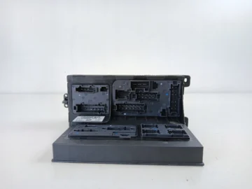 MERCEDES W211 SKRZYNKA BEZPIECZNIKÓW MODUŁ SAM 2115457401 - zdjęcie 2