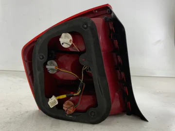 KIA CERATO I LAMPA LEWA TYŁ - zdjęcie 2