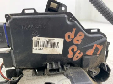 AUDI A3 8P ZAMEK DRZWI LEWY PRZÓD 4E1837015 - zdjęcie 3