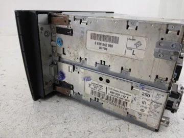 AUDI A6 C5 RADIO FABRYCZNE CD 4B0035192K NAVI NAWIGACJA - zdjęcie 3