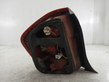 KIA CERATO I LAMPA PRAWA TYŁ - zdjęcie 3