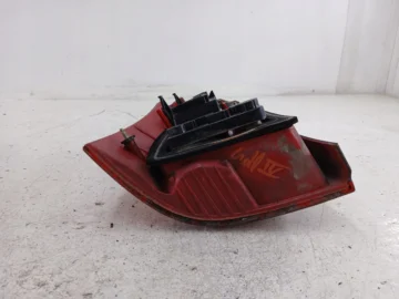 VW GOLF IV KOMBI LAMPA PRAWA TYŁ - zdjęcie 2