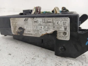 VW SHARAN I FORD GALAXY SKRZYNKA BEZPIECZNIKÓW 7M0962258A - zdjęcie 2