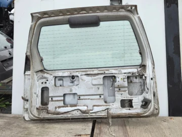 SUZUKI GRAND VITARA I KLAPA BAGAŻNIKA 3D SREBRNA - zdjęcie 9