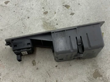 BMW E65 PRZEŁĄCZNIK PANEL SZYB LEWY PRZÓD SCHOWEK 8379597 - zdjęcie 6