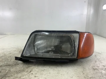 AUDI 100 C3 LAMPA LEWA PRZÓD + KIERUNKOWSKAZ