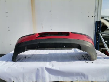 VW GOLF IV ZDERZAK TYŁ TYLNY CZERWONY
