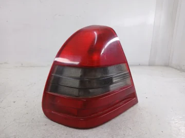 MERCEDES W202 LAMPA LEWA TYŁ SEDAN 2028200964