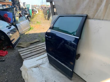 VW PASSAT B6 KOMBI DRZWI PRAWY TYŁ LD5Q - zdjęcie 2