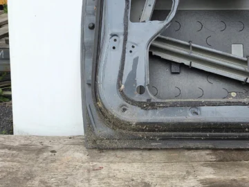 BMW E60 E61 DRZWI PRAWY PRZÓD PLATINGRAU - zdjęcie 12