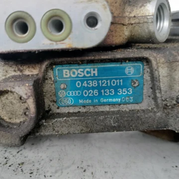 AUDI 80 B3 1.8 ROZDZIELACZ PALIWA 026133353 BOSCH - zdjęcie 7
