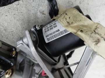 TOYOTA YARIS I KOLUMNA KIEROWNICZA WSPOMAGANIE STACYJKA 6900000792 - zdjęcie 2