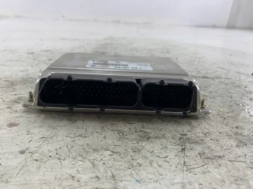 VW PASSAT B5 1.8 STEROWNIK SILNIKA 8D0907558F - zdjęcie 2