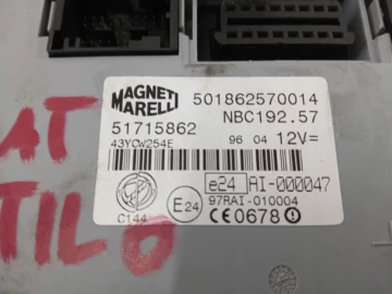 FIAT STILO SKRZYNKA BEZPIECZNIKÓW 51715862 - zdjęcie 4