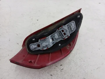 MERCEDES W169 LAMPA PRAWA TYŁ - zdjęcie 2