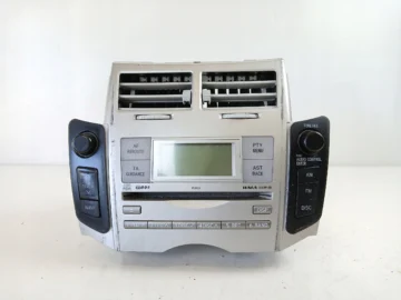 TOYOTA YARIS II RADIO FABRYCZNE CD 86120-0D210