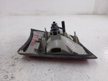 OPEL OMEGA B LAMPA PRAWA TYŁ KLAPA SEDAN - zdjęcie 4
