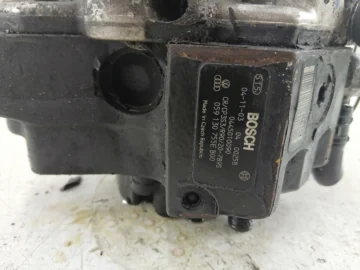 AUDI A6 C6 2.7 TDI 3.0 TDI POMPA WTRYSKOWA 059130755E - zdjęcie 2