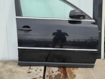 VW PASSAT B5 LIFT DRZWI PRAWY PRZÓD LC9Z