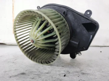 VW PASSAT B5 LIFT DMUCHAWA NAWIEWU 8D1820021 740221233F