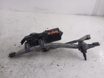 TOYOTA AYGO MECHANIZM WYCIERACZKI PRZÓD
