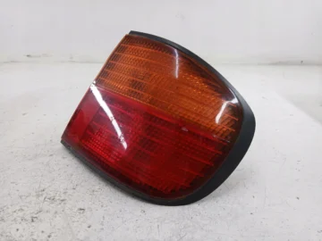 NISSAN PRIMERA P11 LAMPA PRAWA TYŁ - zdjęcie 4