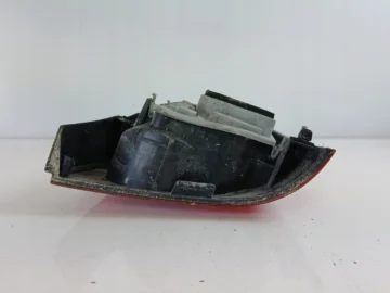 VW POLO 9N LAMPA LEWA TYŁ - zdjęcie 3