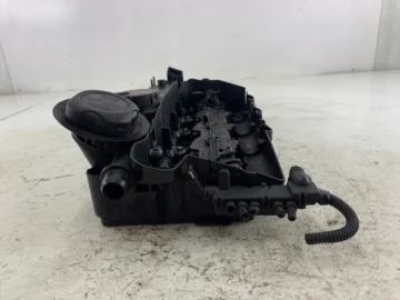 BMW E90 E91 E87 E81 2.0 D N47 POKRYWA ZAWÓRÓW 7797613