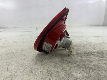 VW GOLF V LAMPA PRAWA TYŁ KLAPA 1K6945094G - zdjęcie 3