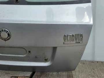 SKODA OCTAVIA I KLAPA BAGAŻNIKA HB SREBRNA - zdjęcie 6